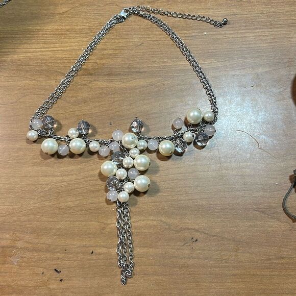 Beaded short necklace - Picture 1 of 4